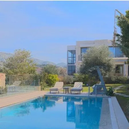 Guemuesluek Infinity Seaview, Pool & Sauna فيلة